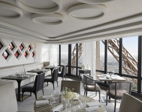 Jules Verne Restaurant